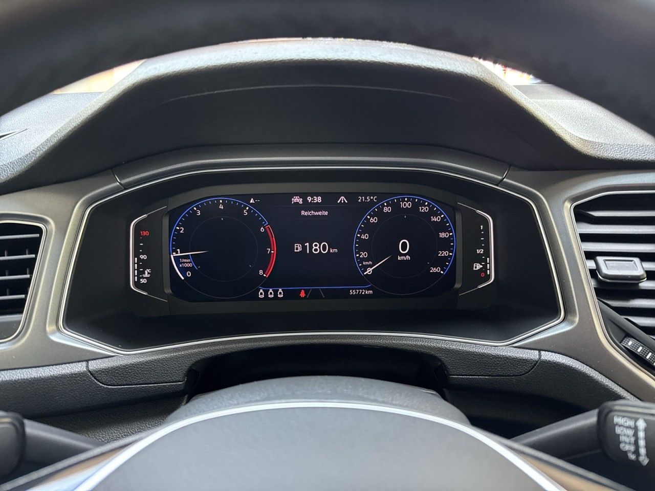 Volkswagen T-Roc 1.5 TSI Active - Samsaru's Car Outlet