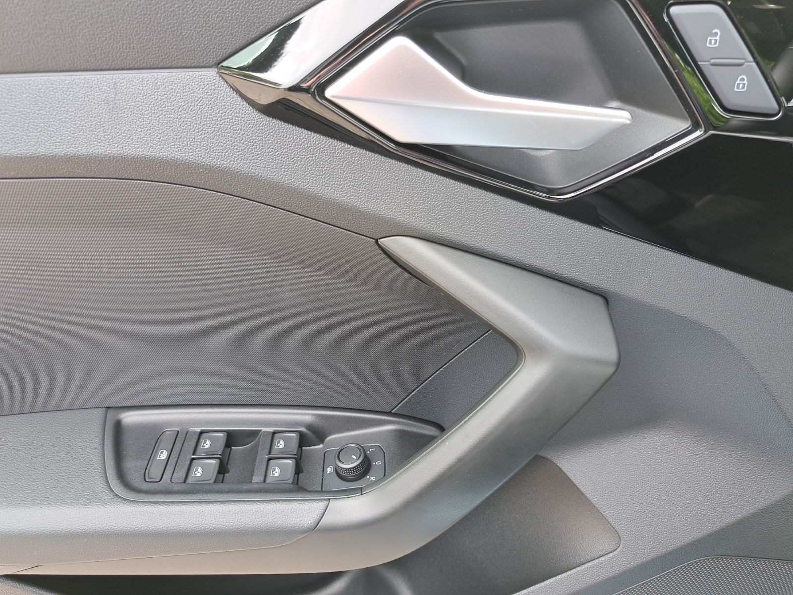 Audi A1 Sportback advanced 25 TFSI S tronic - Samsaru's Car Outlet