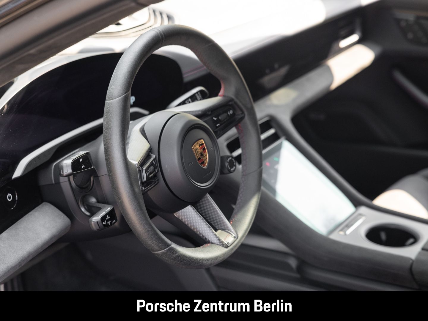 Porsche Taycan GTS HA-Lenkung BOSE 21-Zoll Panoramadach