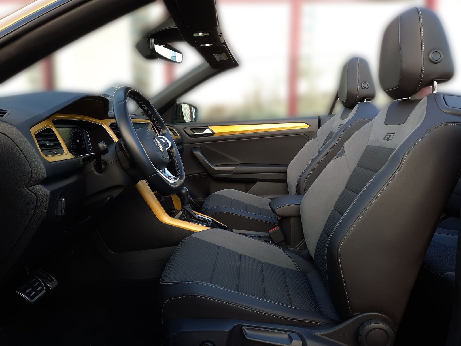 Volkswagen T-Roc R-LINE BLACK - Samsaru's Car Outlet