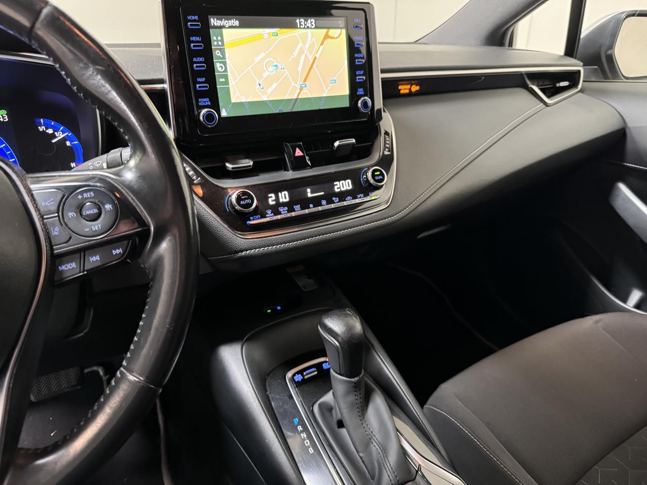 Toyota Corolla 1.8 Hybrid - Samsaru's Car Outlet