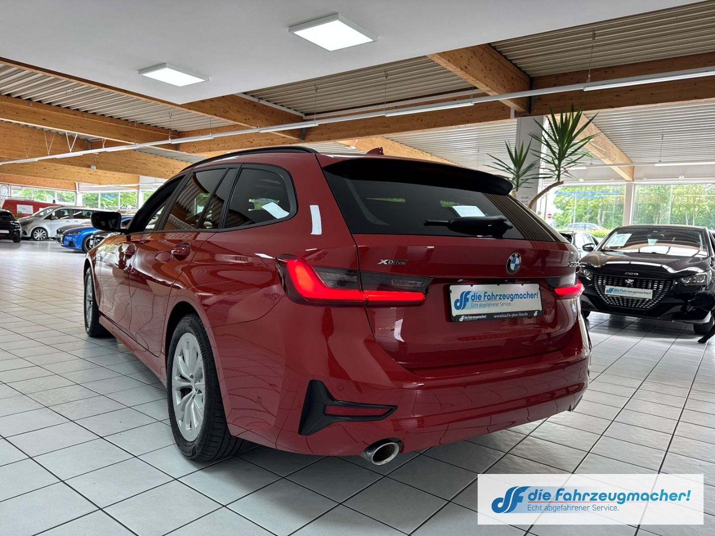 BMW 330 e xDrive Advantage Touring Park-Assistent AH