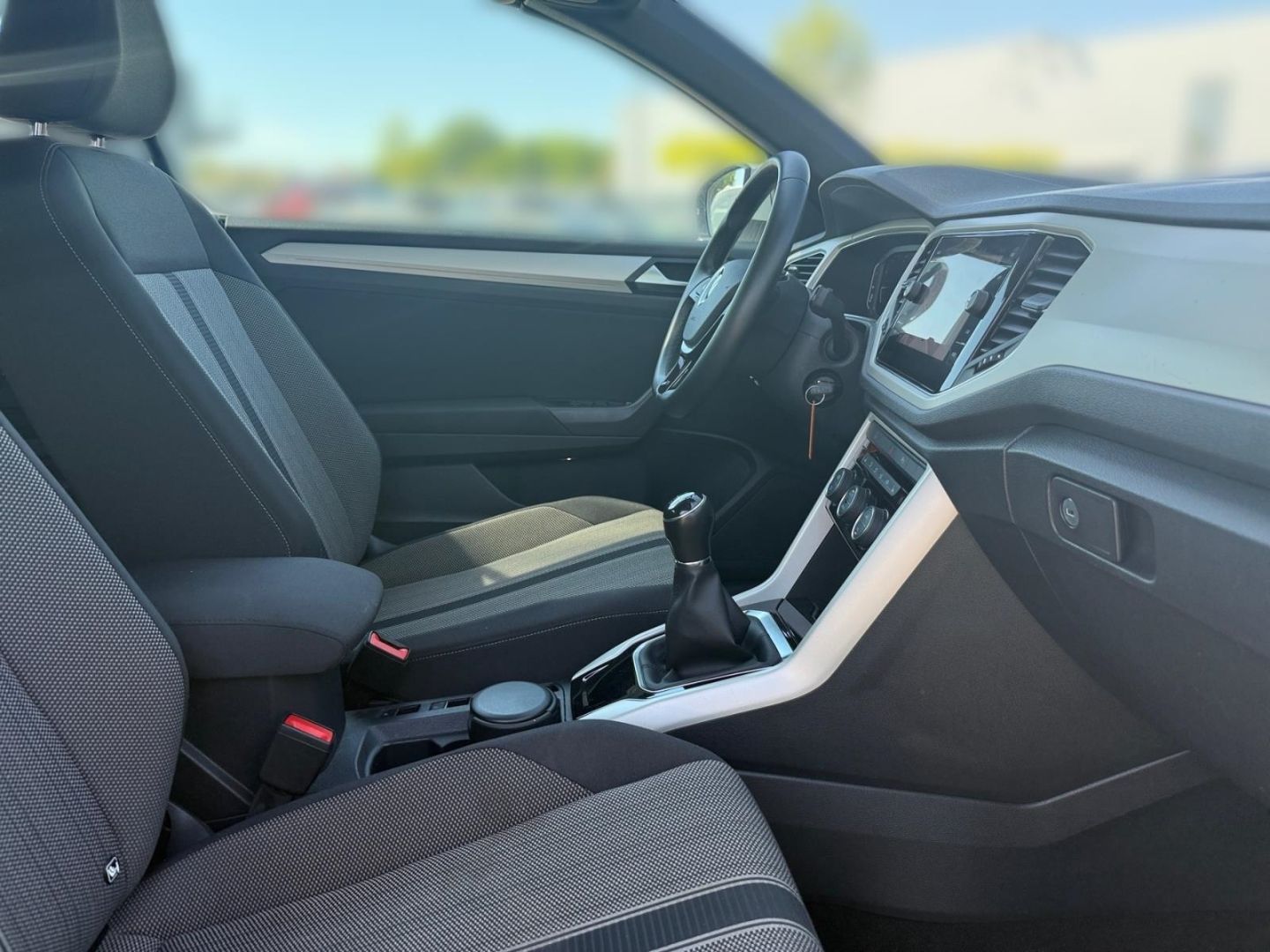Volkswagen T-Roc Style 1.5 TSI - Samsaru's Car Outlet