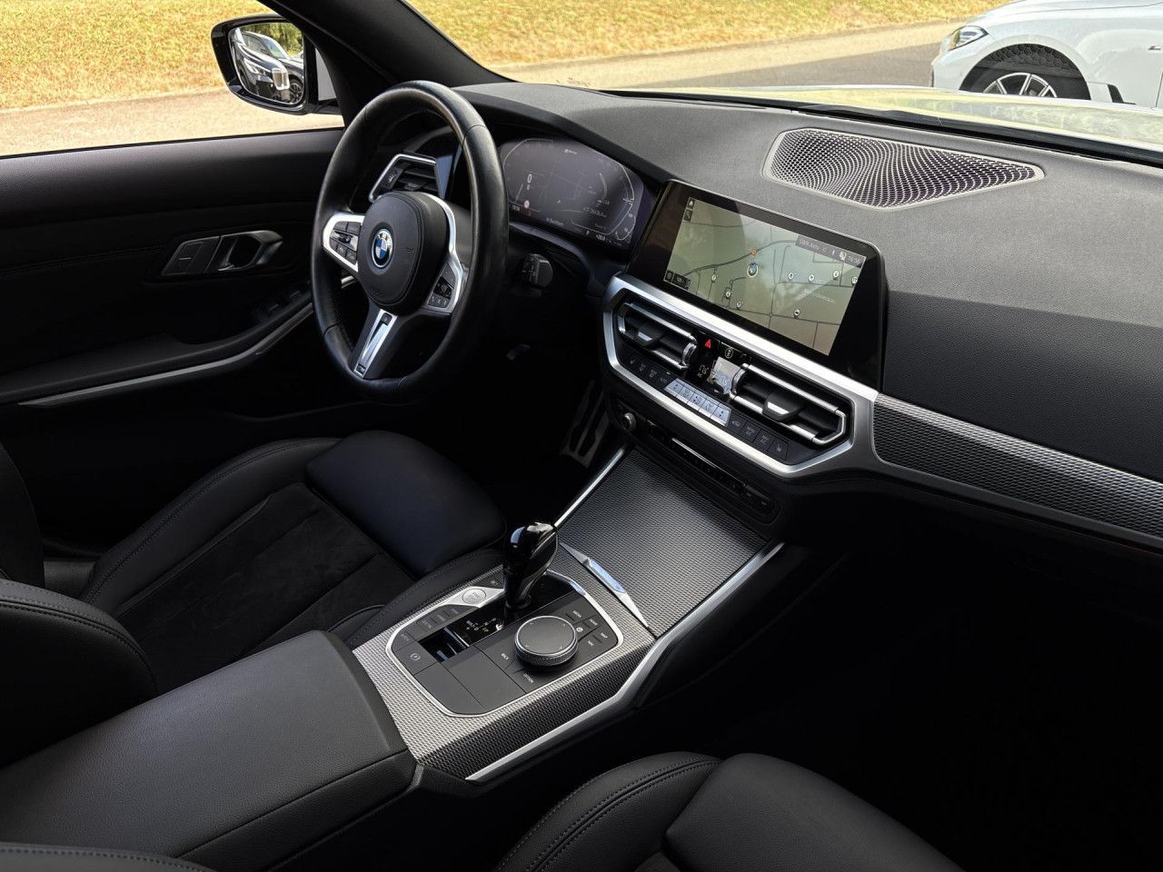 BMW 330e T. M Sport - Samsaru's Car Outlet