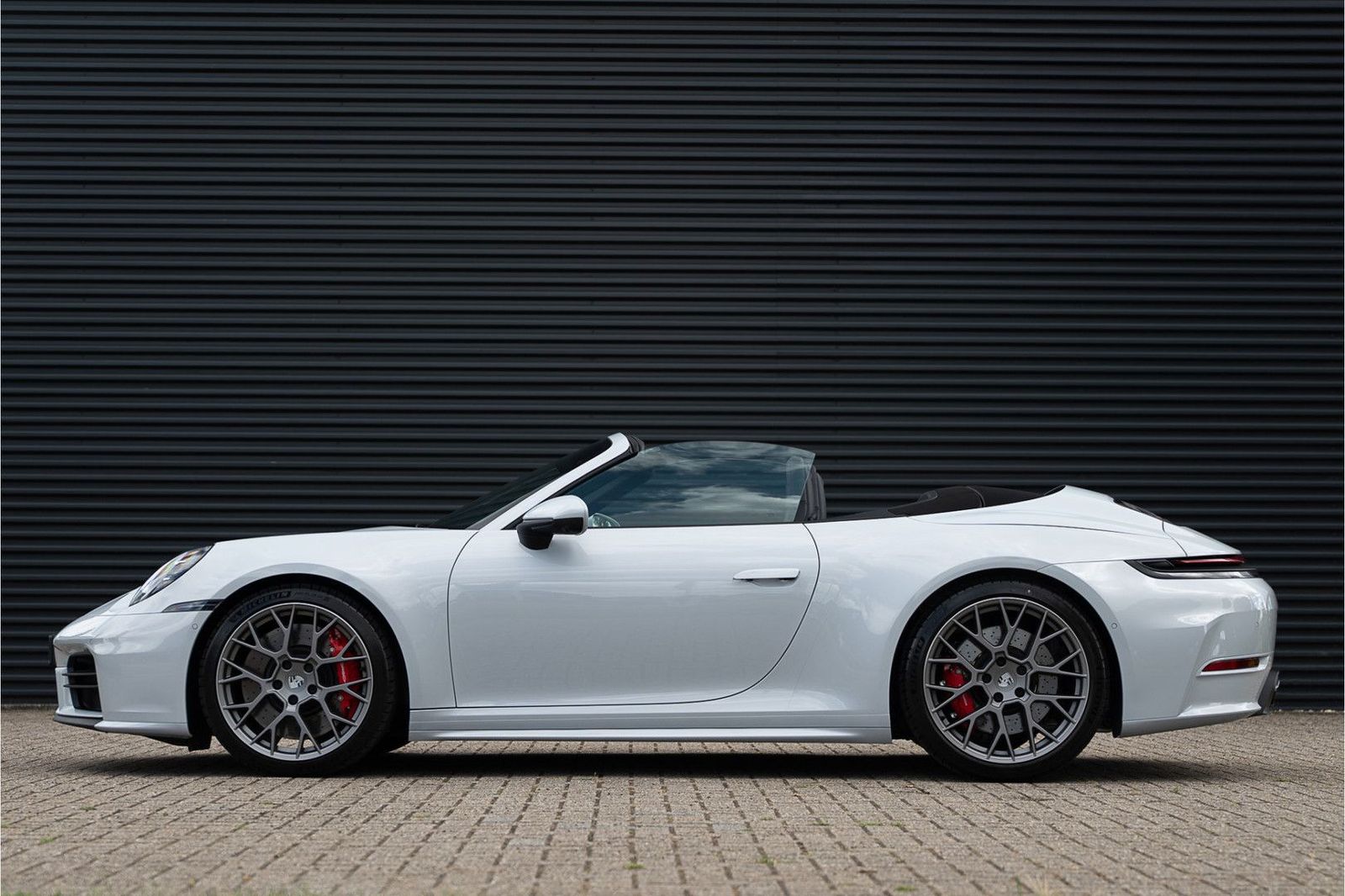 Porsche 992 Carrera S - Samsaru's Car Outlet