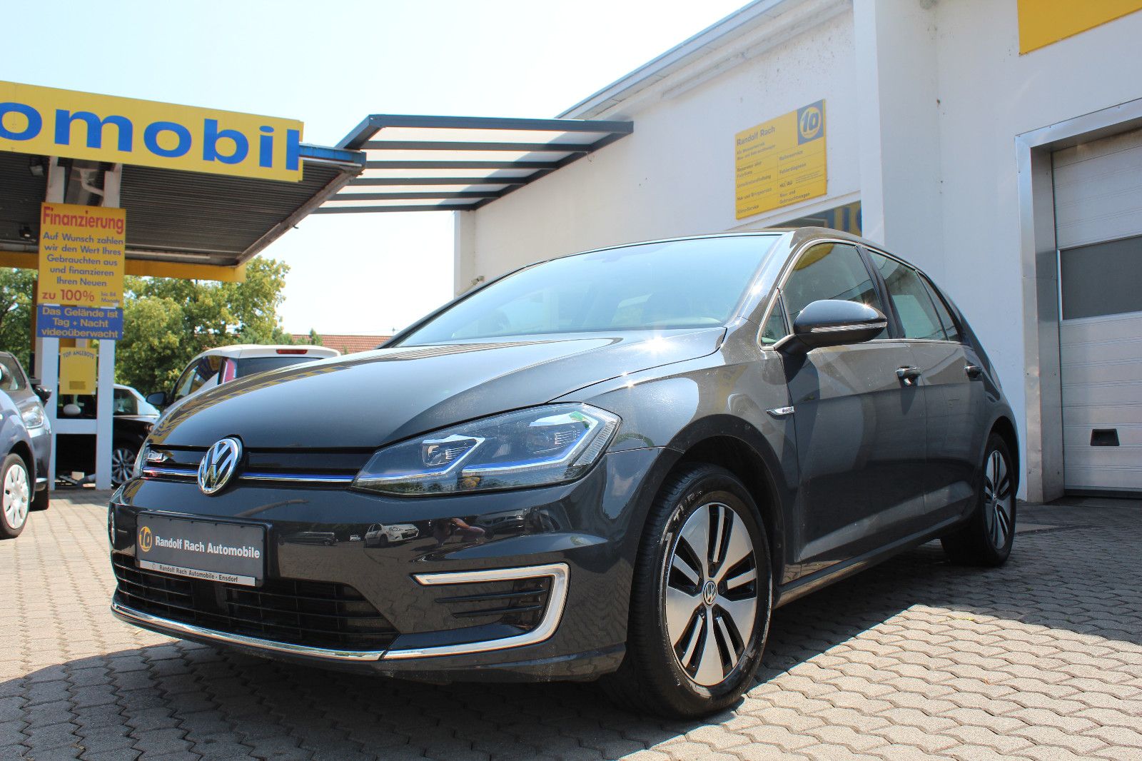 Volkswagen Golf VII e-Golf - Samsaru's Car Outlet