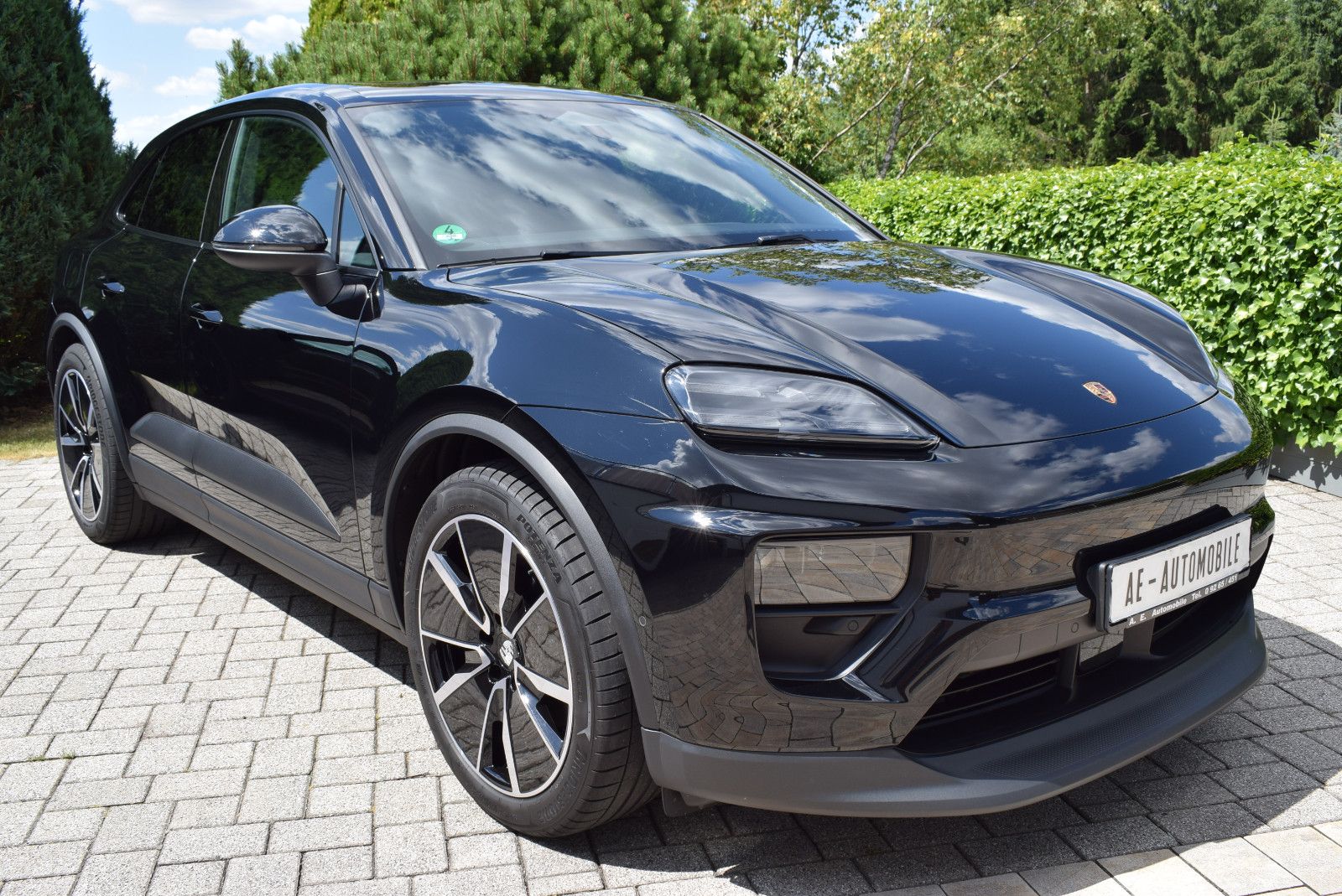 Porsche Macan Electric - Samsaru's Car Outlet