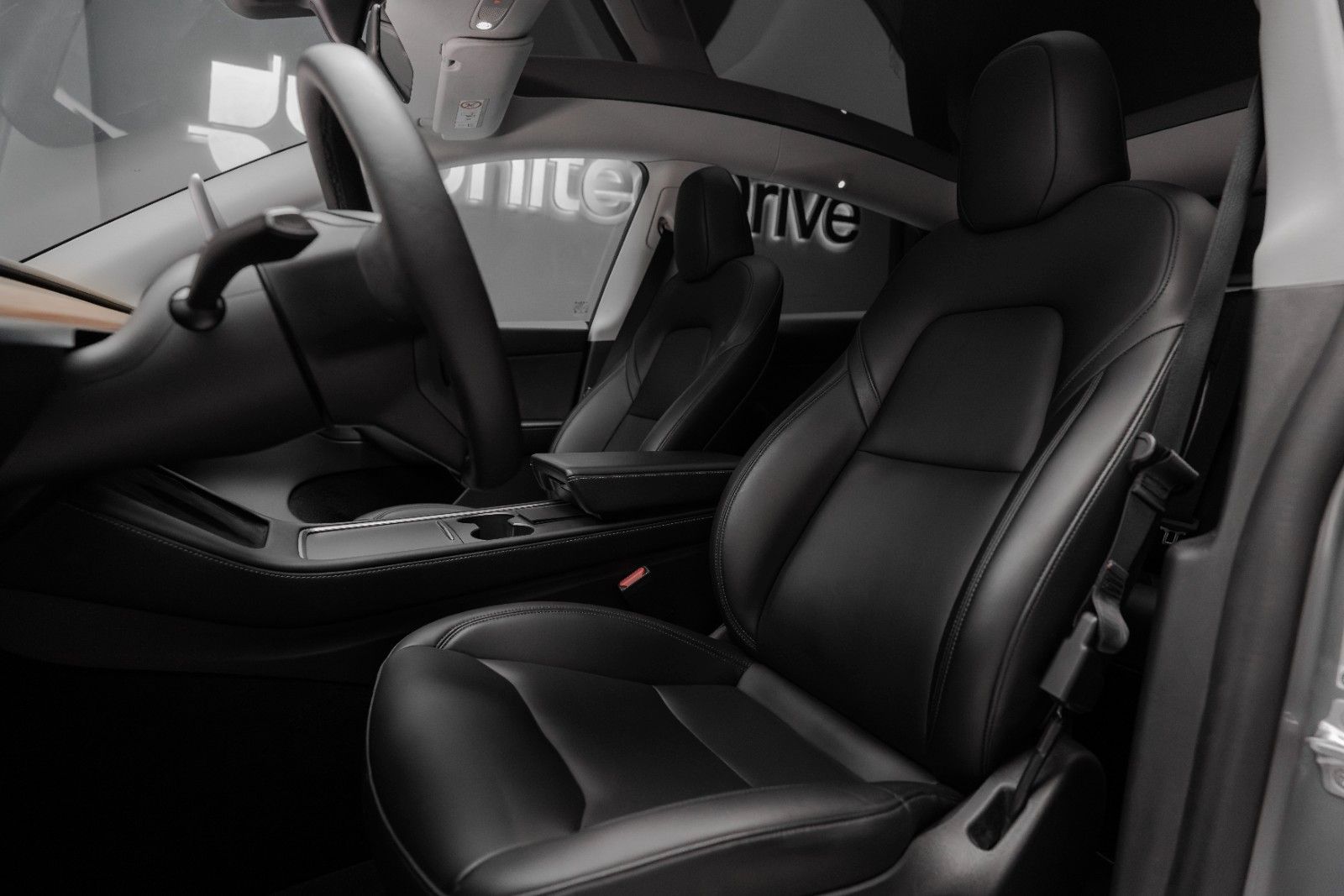 Tesla Model Y Long Range Dual AWD
