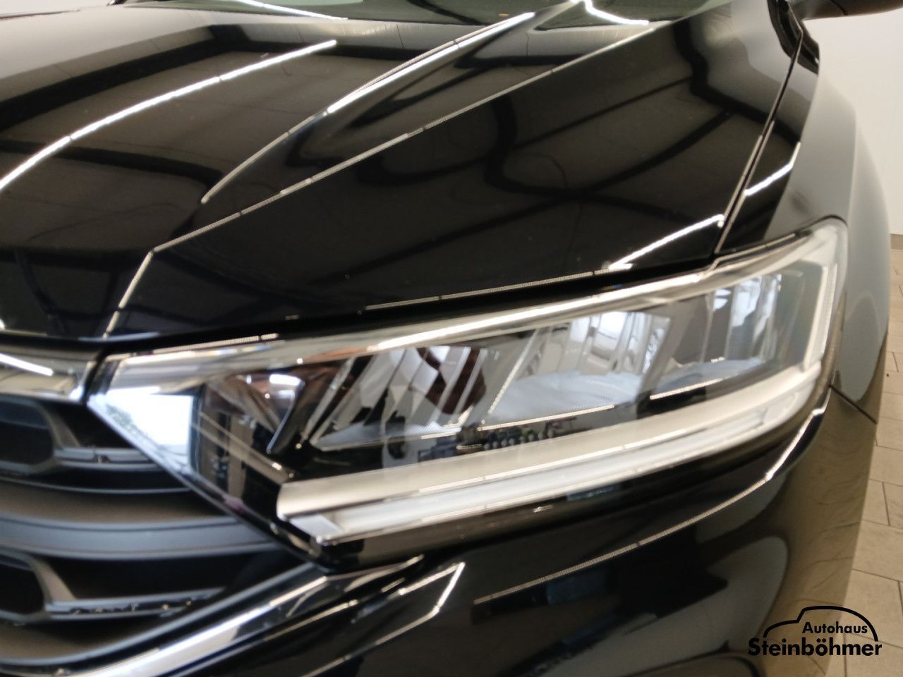 Volkswagen T-ROC Life 1.5TSI DSG - Samsaru's Car Outlet