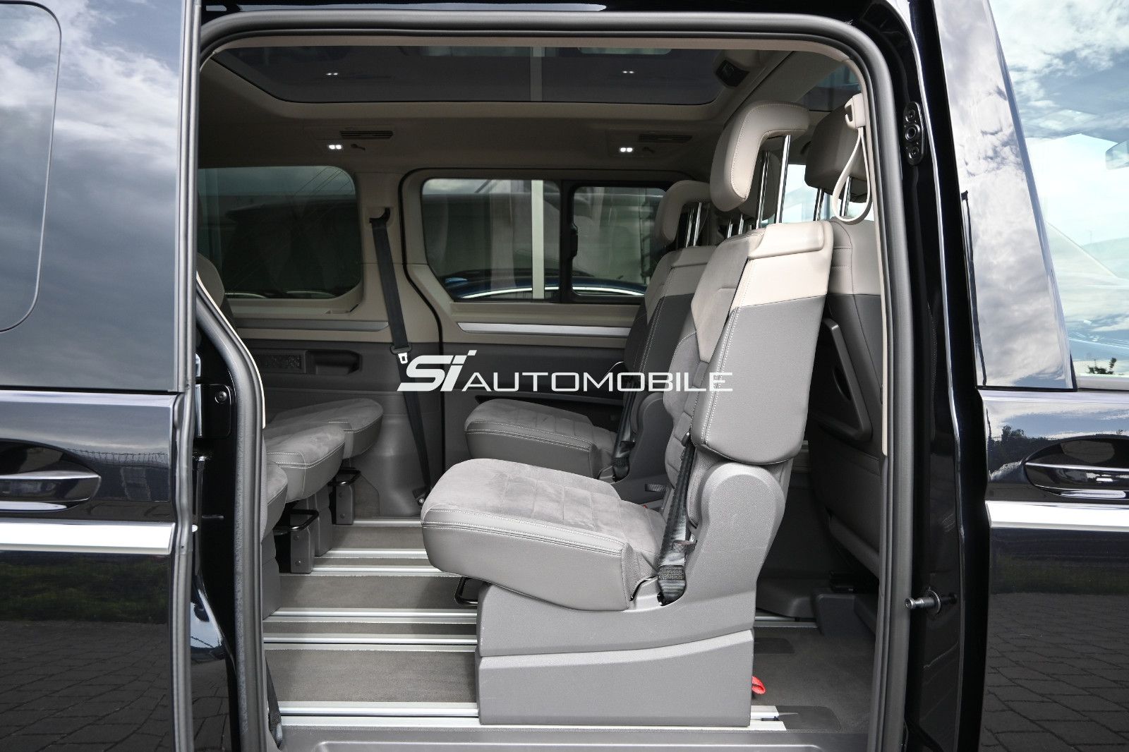 Volkswagen T7 Multivan 2.0 TDI DSG Style - Samsaru's Car Outlet