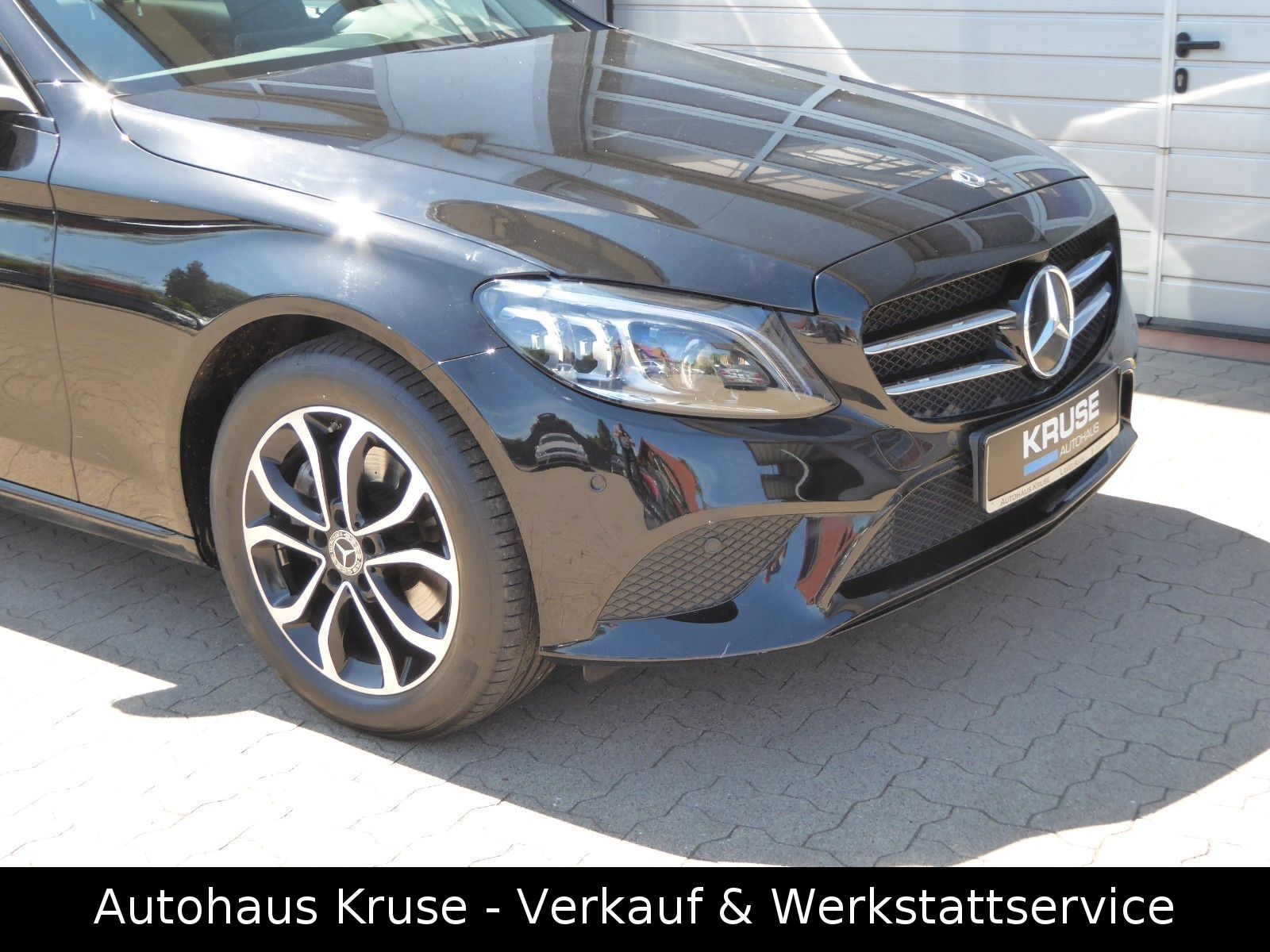 Mercedes-Benz C 200 - Samsaru's Car Outlet