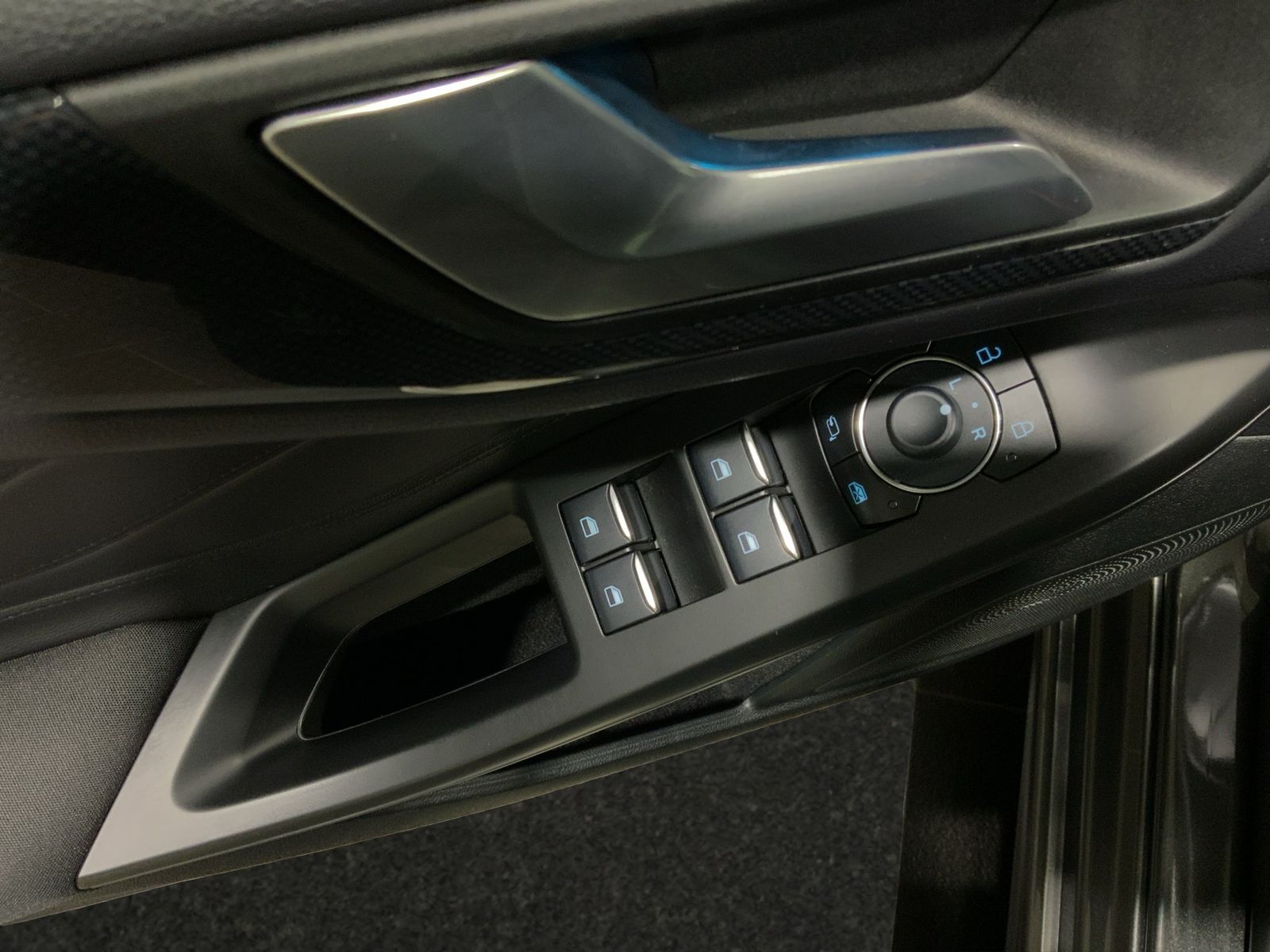 Ford Focus ST-Line X Turnier Aut.*AHK*ACC*HUD*KAM*NAV
