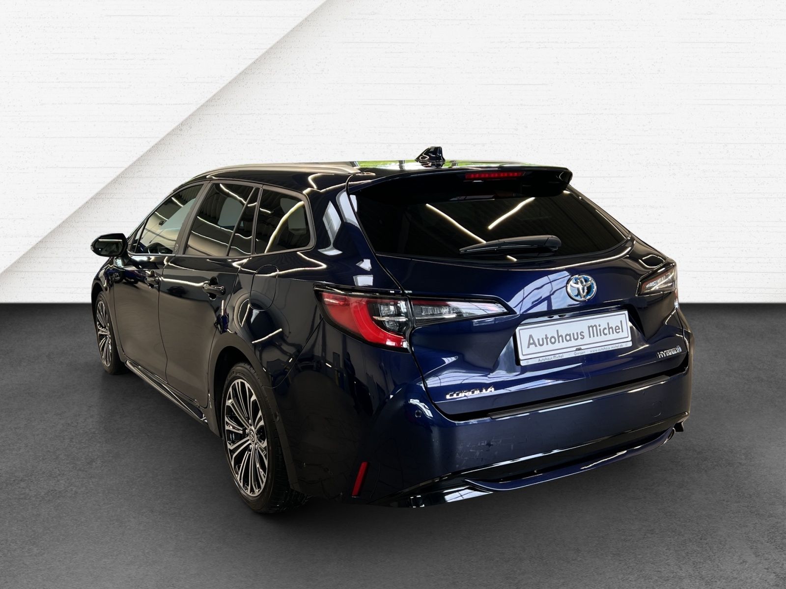 Toyota Corolla Touring Sports MILD-Hybrid - Samsaru's Car Outlet