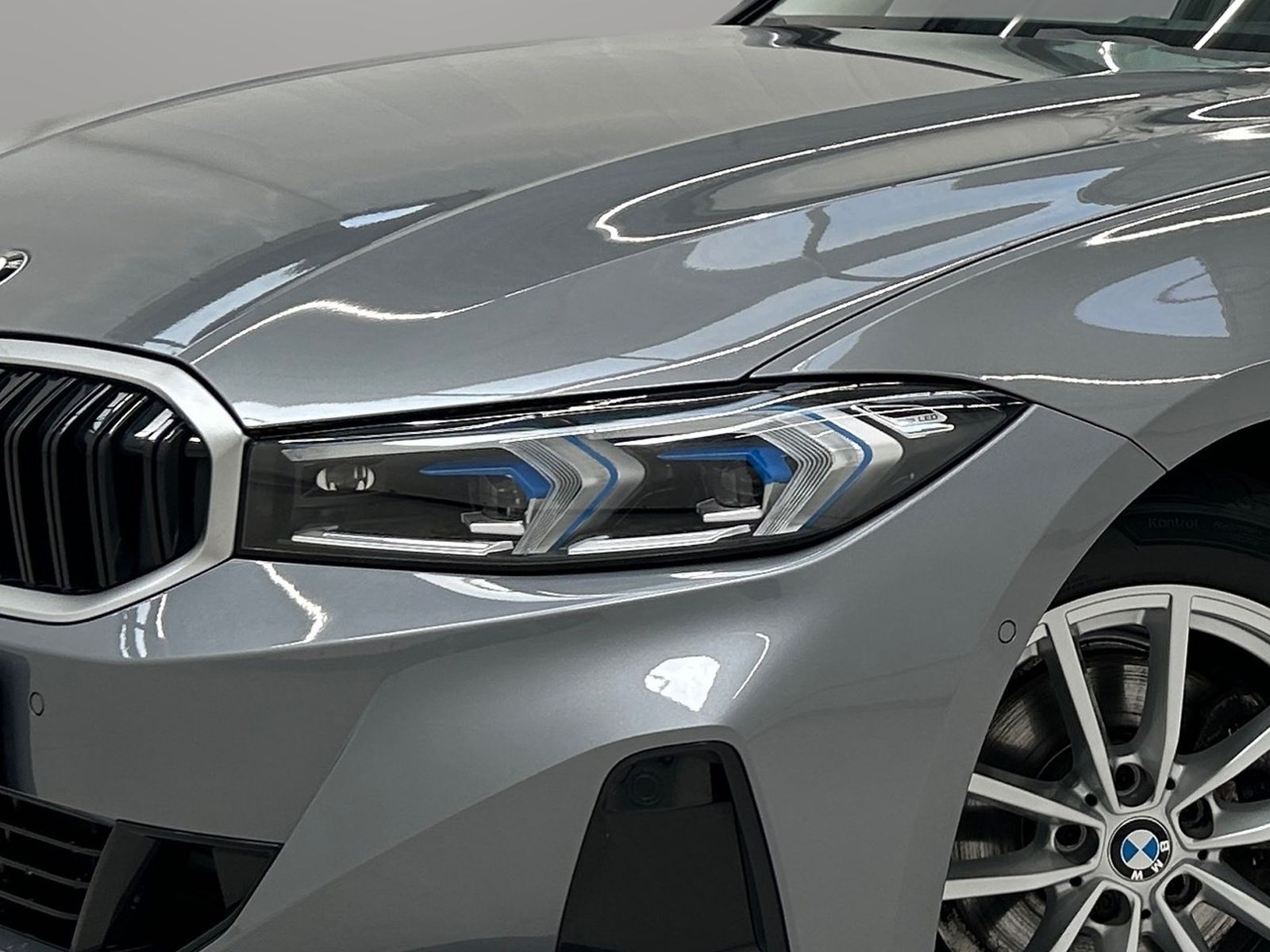 BMW 320d LiveCockpitProf - Samsaru's Car Outlet
