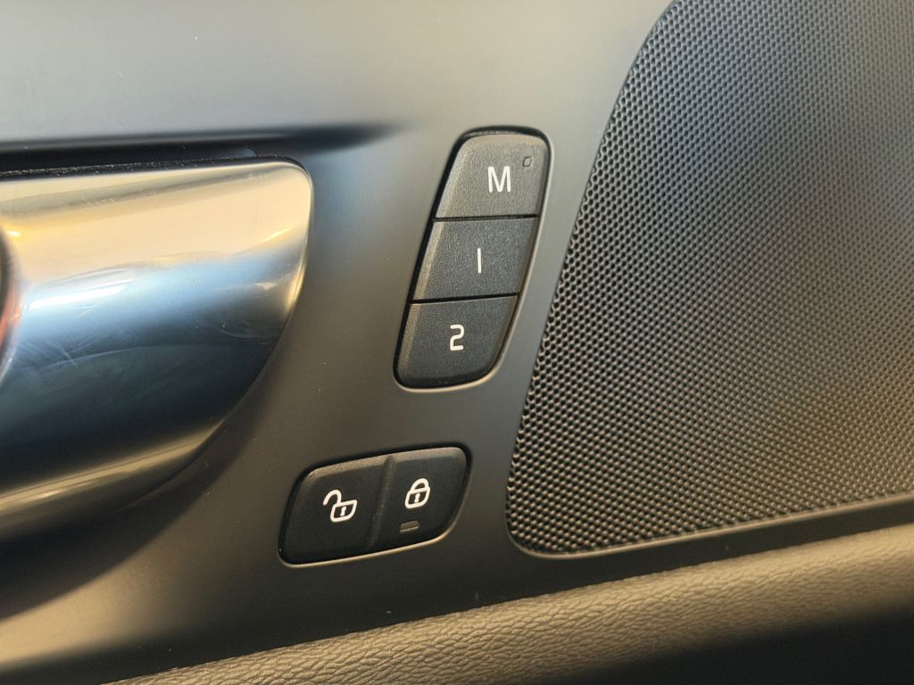 Volvo V60 T6 Plug-in Hybrid AWD Plus Dark +AHK+360°+WR