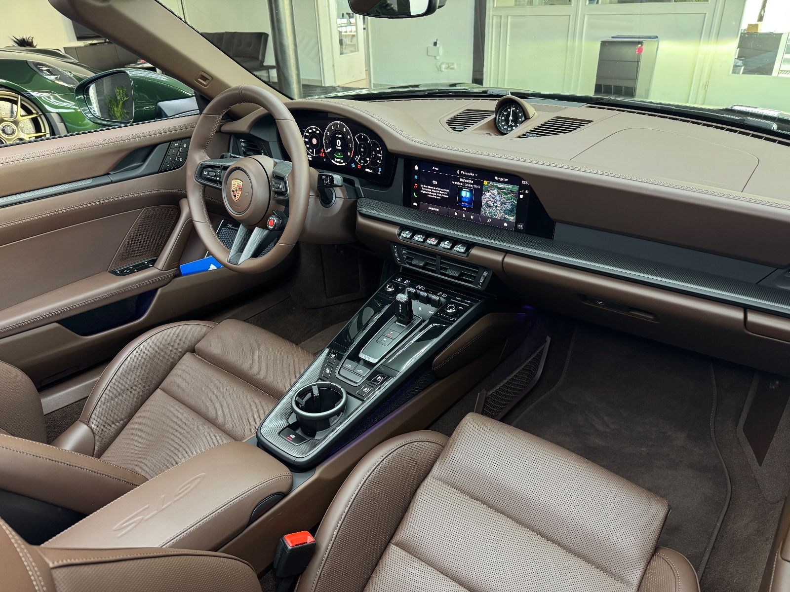 Porsche 992.2 Targa 4 GTS°BURMESTER°CARBON°GREEN/BROWN°