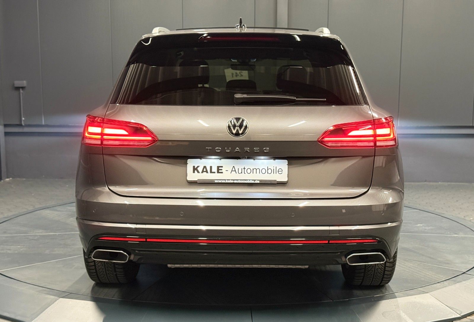 Volkswagen Touareg R-Line 4Mot.*20Zoll*PANORAMA*LUFT*HIFI*