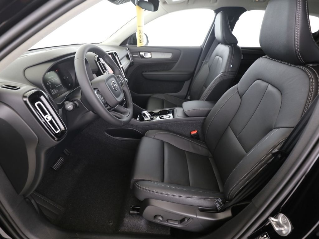 Volvo XC40 Plus Dark B3 EU6e AHK Leder Digitales Cockp