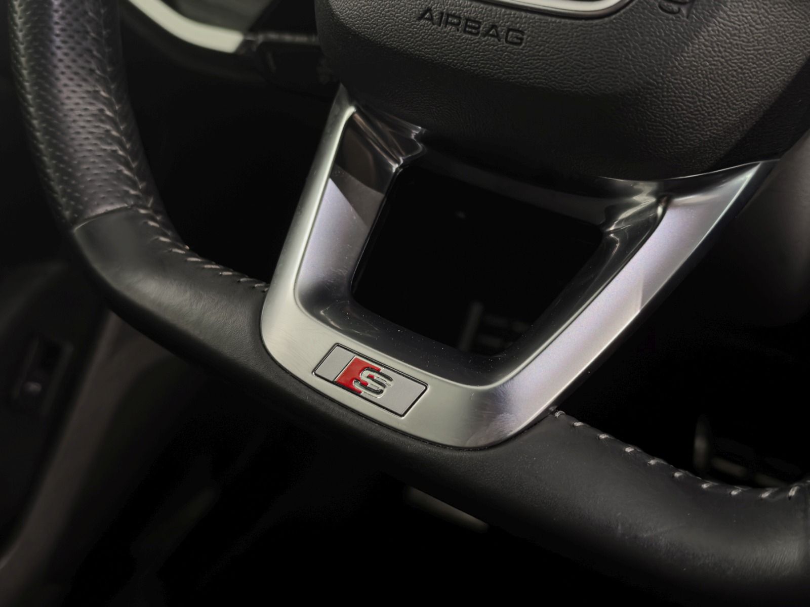 Audi Q3 40 TFSI QUATTRO S-Line - Samsaru's Car Outlet