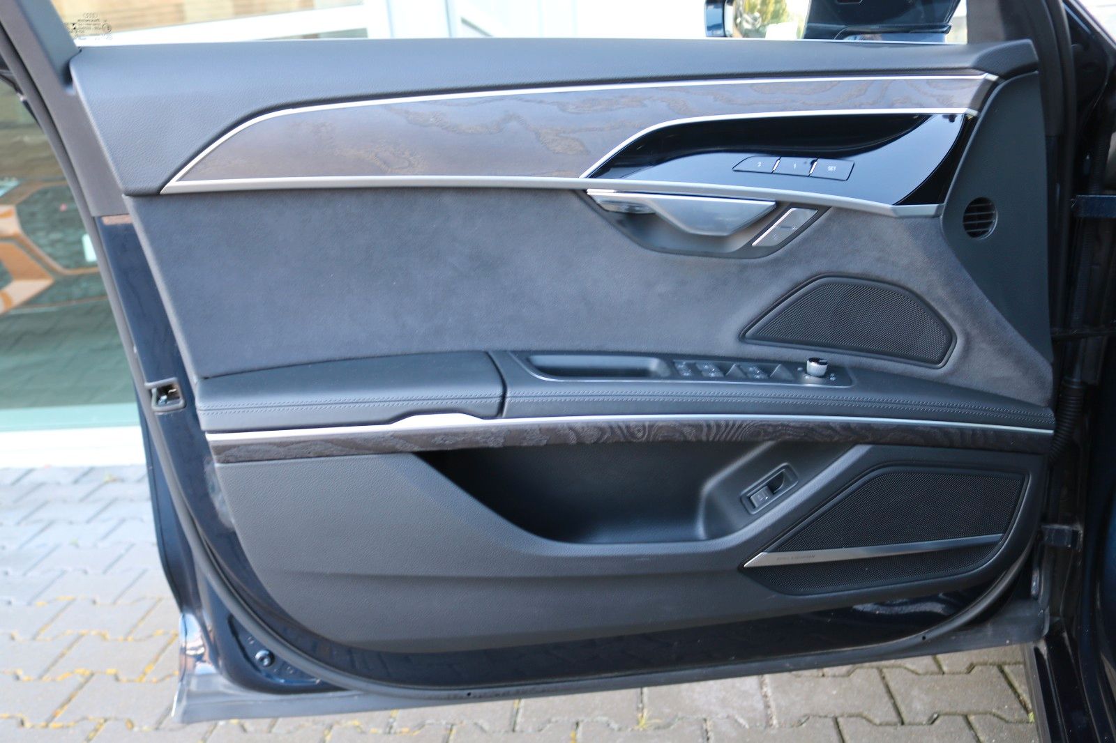 Audi A8 55 TFSI quattro - Samsaru's Car Outlet