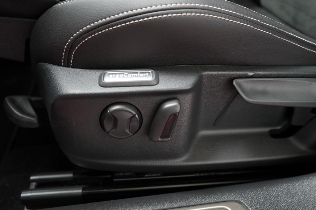 Volkswagen Passat Variant 1.5 TSI Elegance - Samsaru's Car Outlet