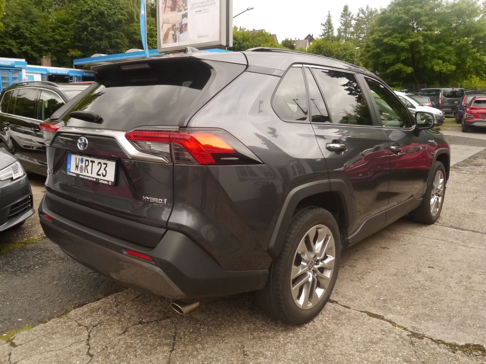 Toyota RAV 4 RAV4 Hybrid 4x4 Lounge - Samsaru's Car Outlet