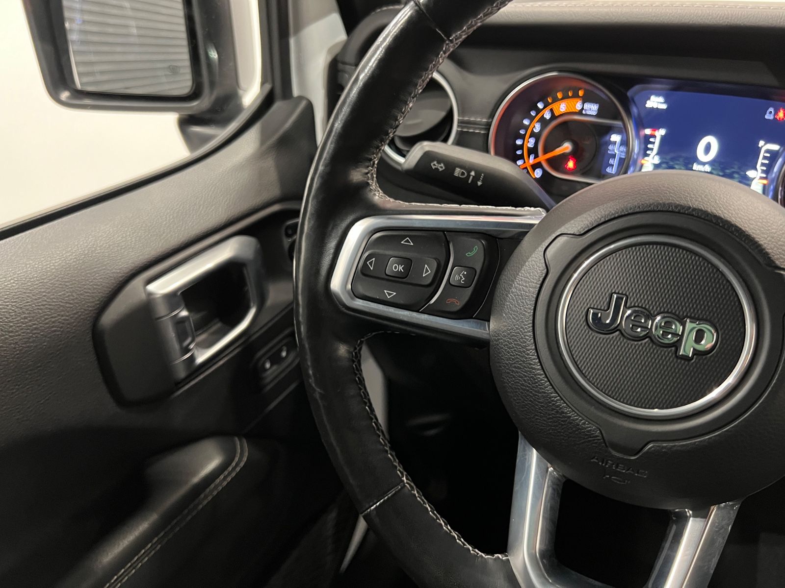 Jeep Wrangler Unlimited Sahara Softtop Sky One-Touch