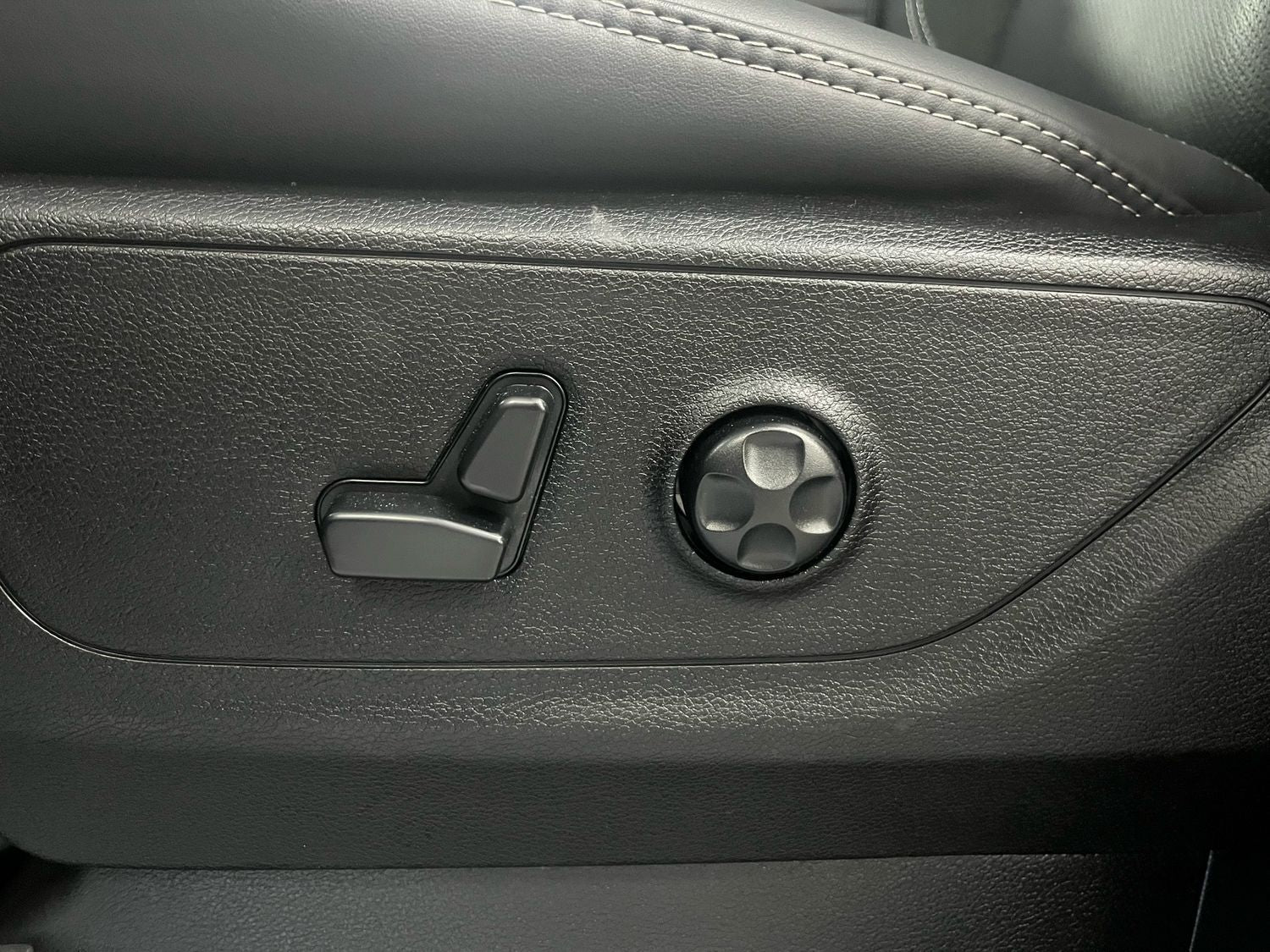 Dodge RAM 5,7l V8 CrewCab/LED/AHK/SHZ/Navi