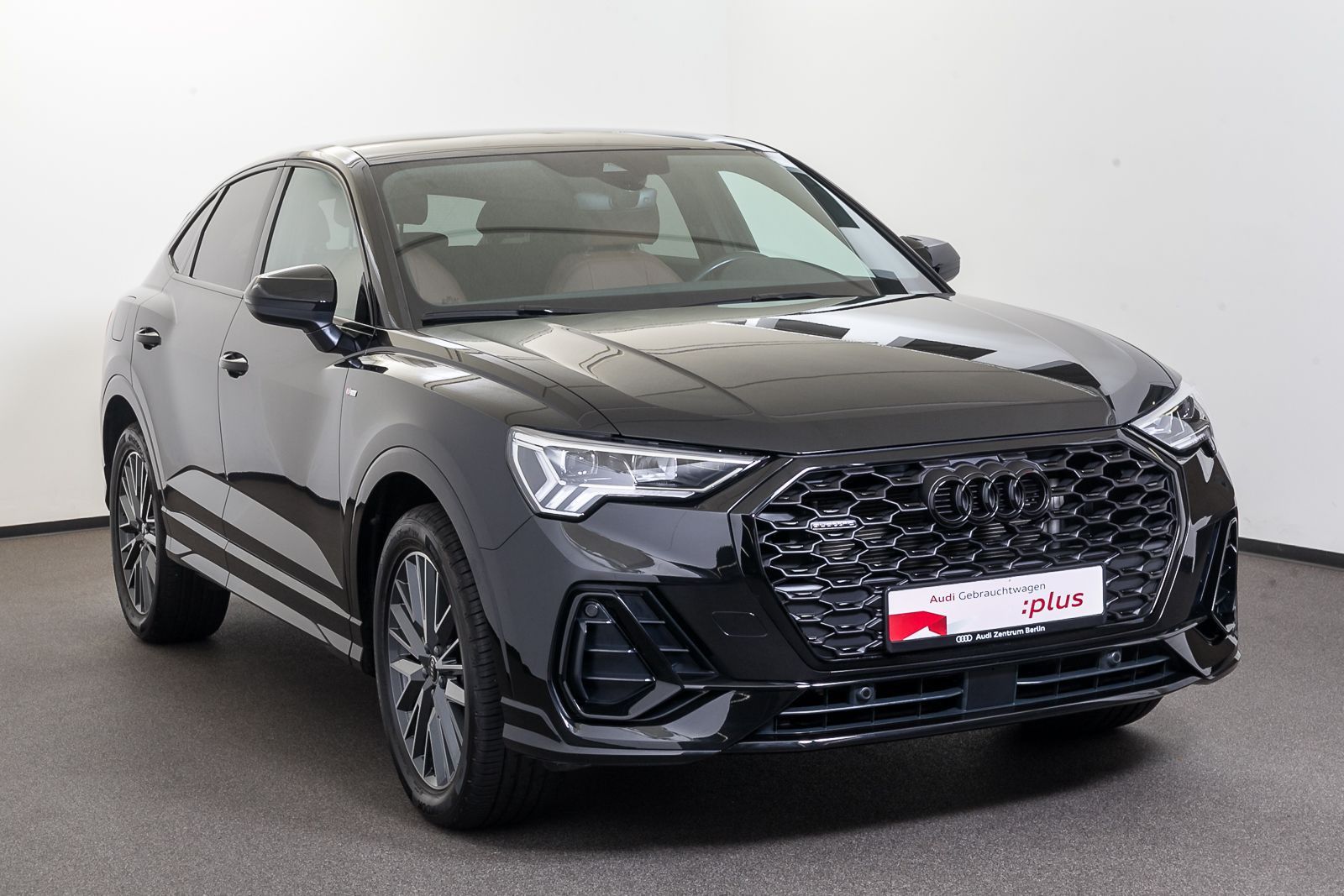 Audi Q3 Sportback S line 40 TFSI qu. S tr. - Samsaru's Car Outlet