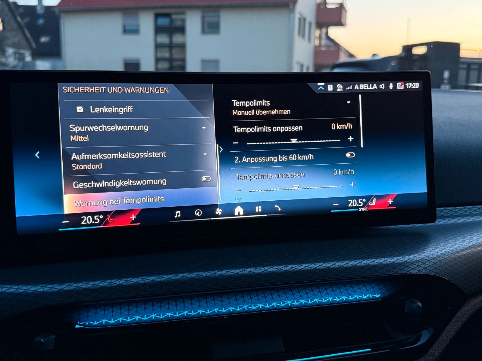 BMW 320i M Sport 18" HuD AHK ACC 360° LED+