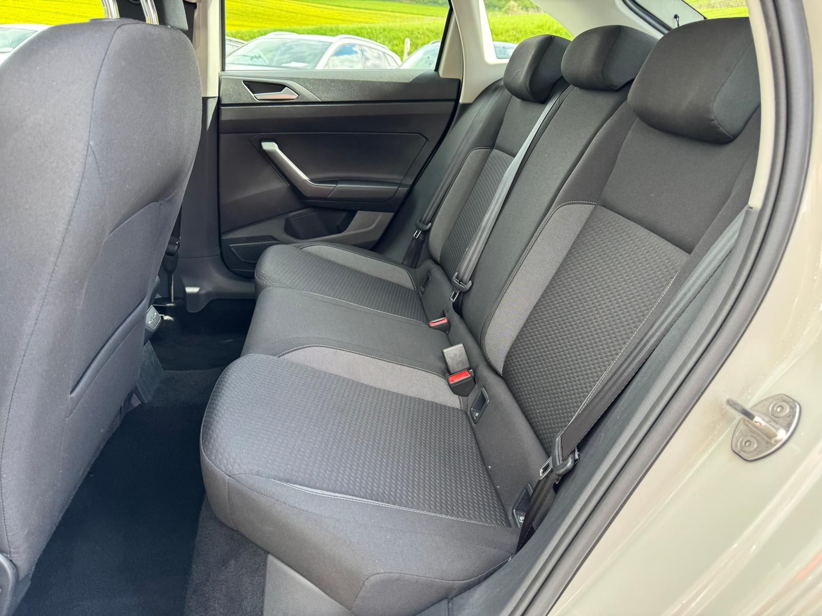 Volkswagen Taigo 1.0 TSI Life - Samsaru's Car Outlet