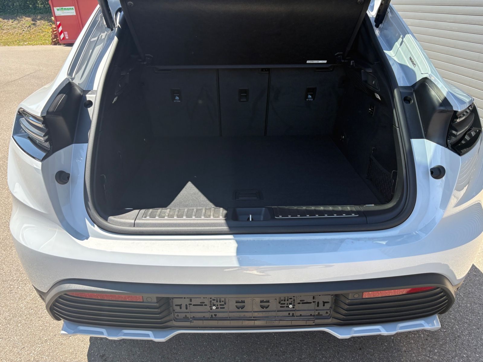 Porsche Macan Electric 4 S - Samsaru's Car Outlet