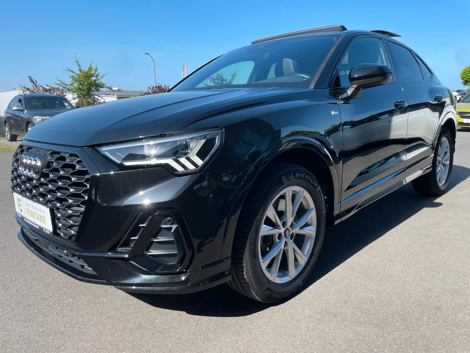 Audi Q3 Sportback 2,0TFSI quattro Sline Black - Samsaru's Car Outlet