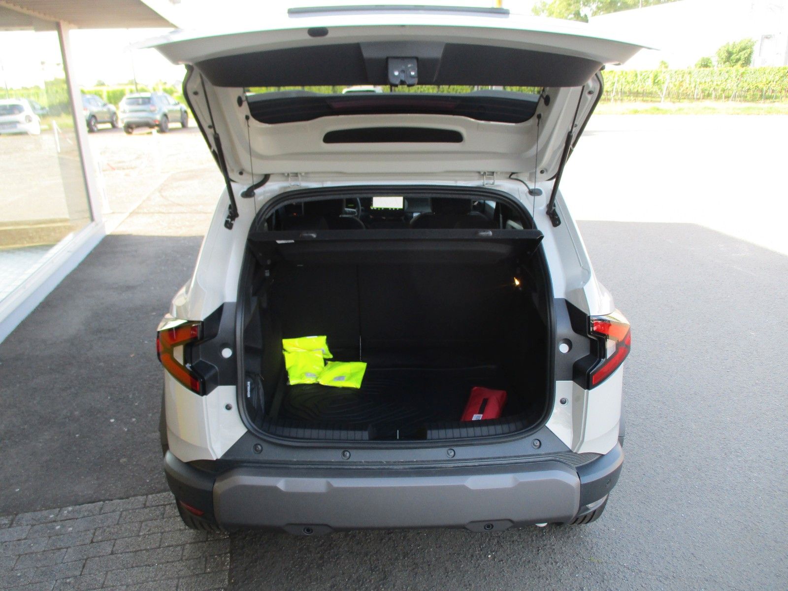 Dacia Duster III TCe 130 Extreme - Samsaru's Car Outlet