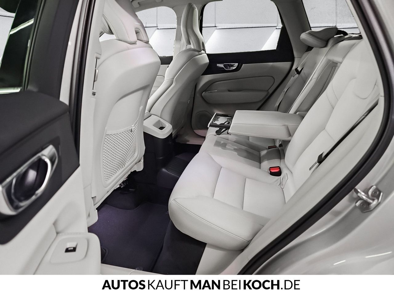 Volvo XC60 T6 AWD Inscription - Samsaru's Car Outlet