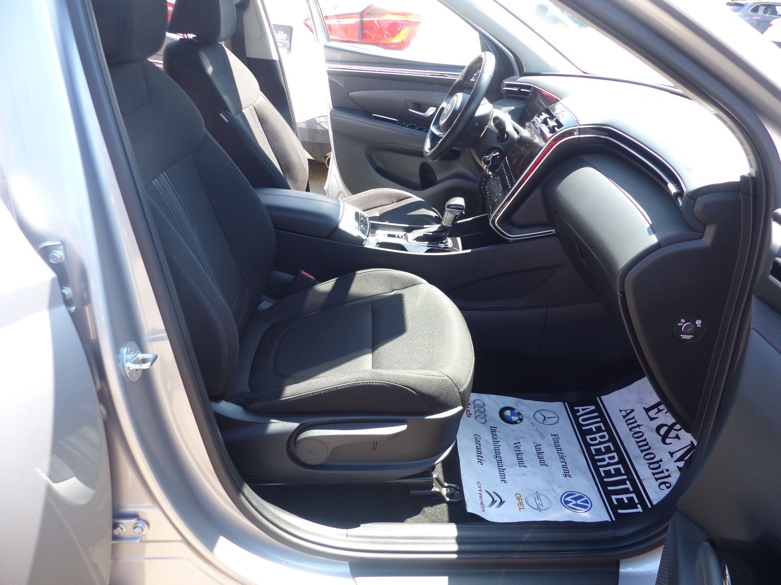 Hyundai Tucson Select 2WD - Samsaru's Car Outlet