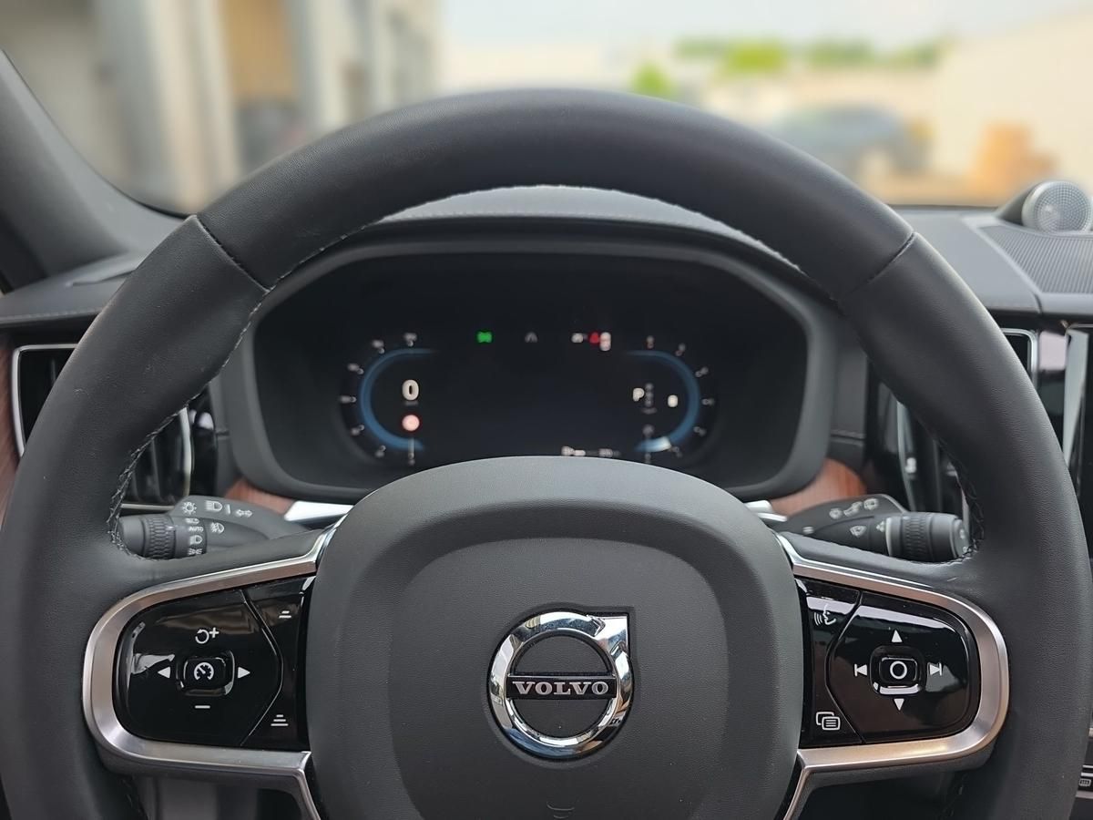 Volvo XC60 B5 AWD Diesel Ultimate Standhzg/360/Bowers/