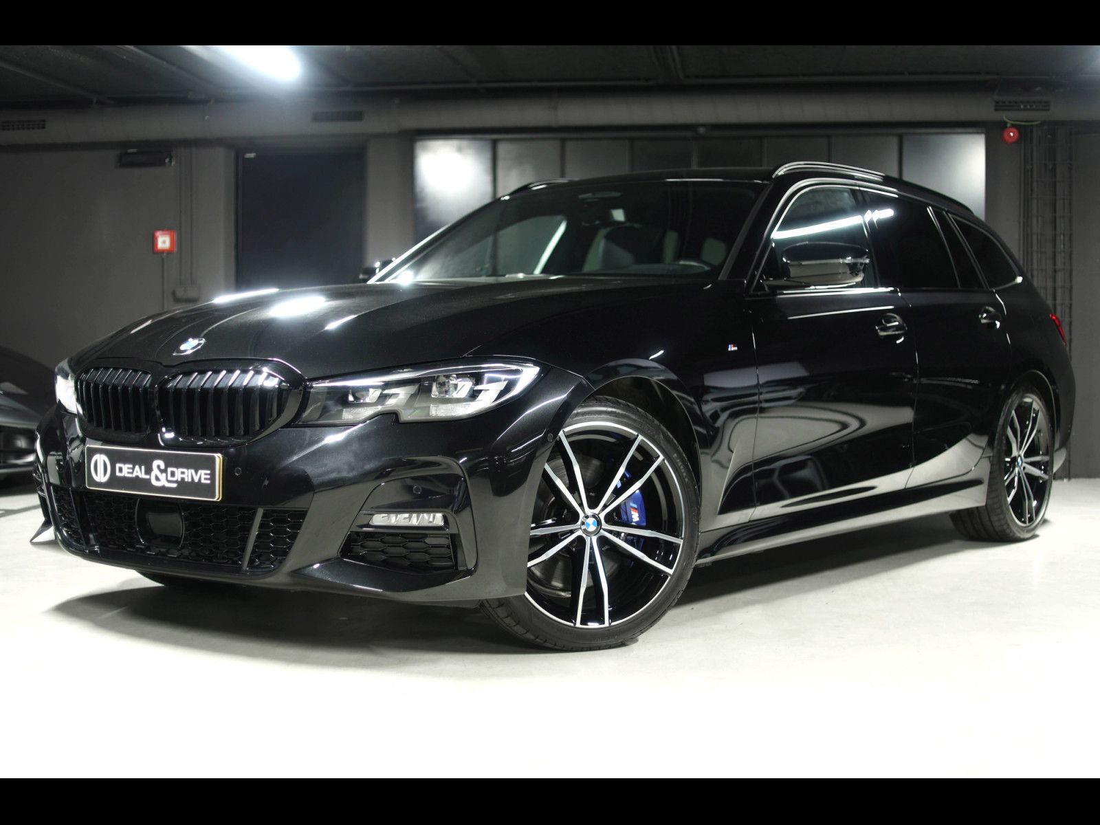 BMW 330 i Touring xDrive M Sport Shadow - Samsaru's Car Outlet