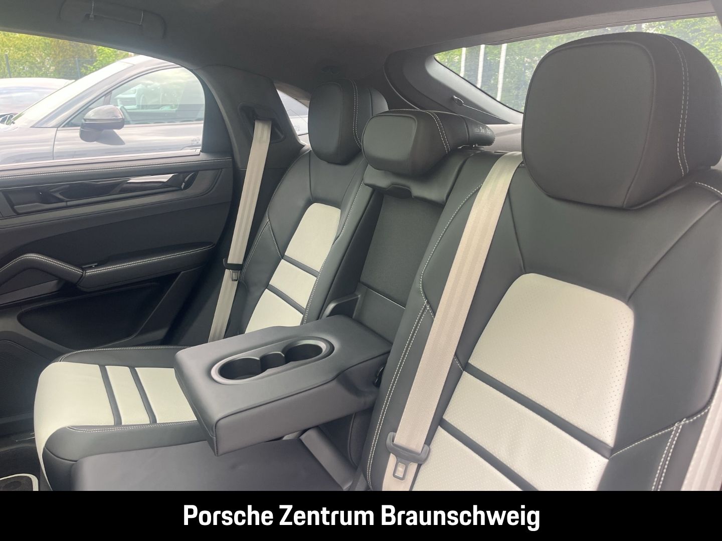 Porsche Cayenne GTS Coupe InnoDrive HA-Lenkung Head-Up