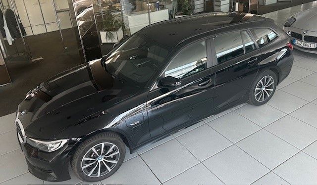 BMW 330e xDrive Touring Advantage - Samsaru's Car Outlet
