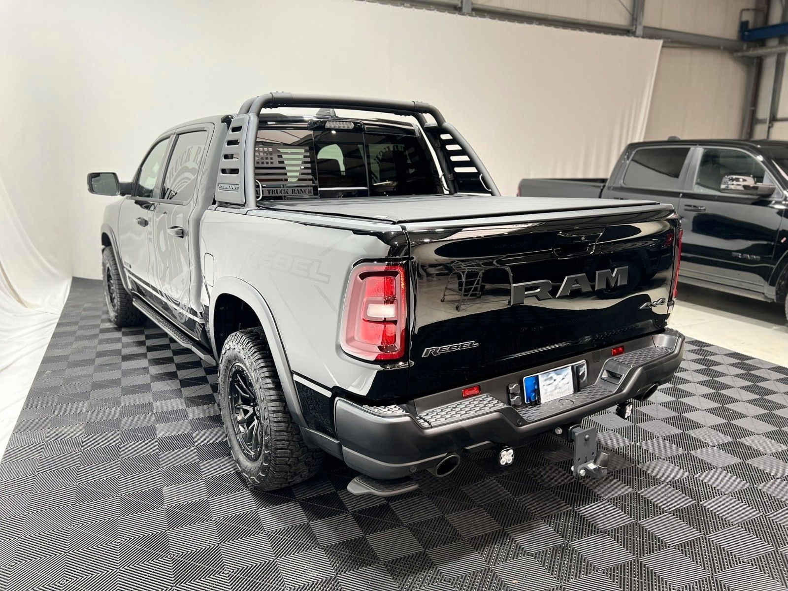 Dodge RAM 1500 Rebel Night Premium 3.0L MY25 RTR Umbau