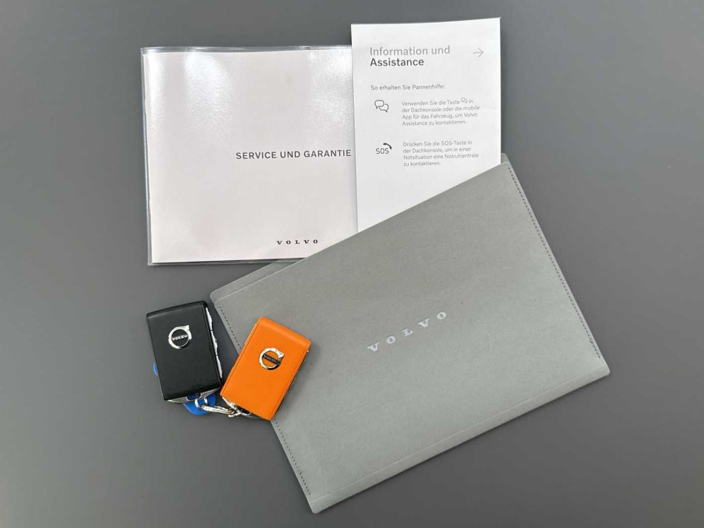 Volvo XC60 B5 Benzin AWD Plus Dark Mild-Hybrid