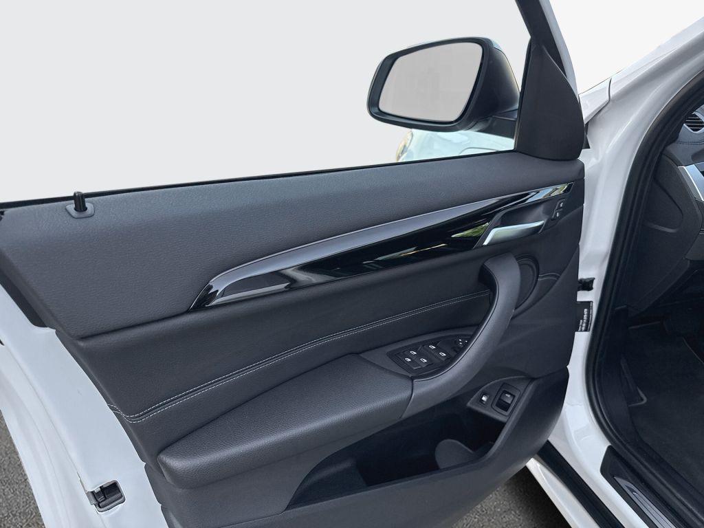 BMW X1 xDrive25e Sport Line - Samsaru's Car Outlet