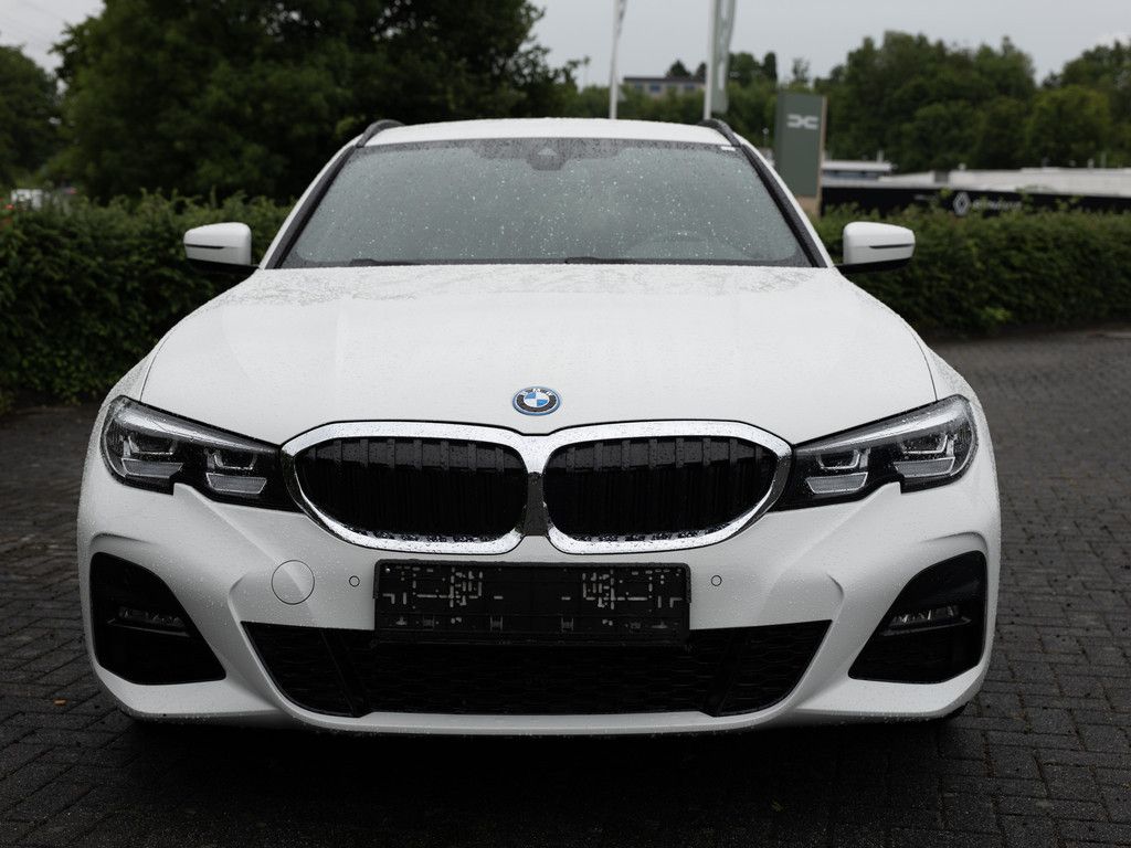 BMW 320e Touring M-Sportpaket - Samsaru's Car Outlet