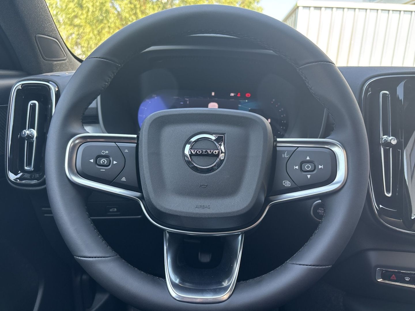 Volvo XC40 B4 Ultra Black Edition AHK Digitales Cockpi