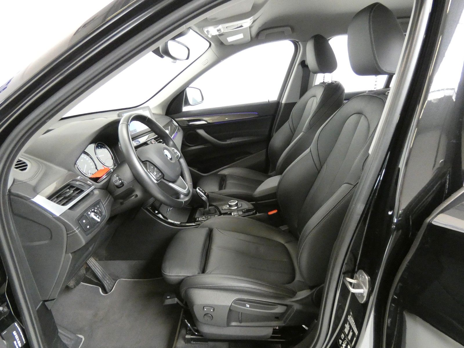 BMW X1 xDrive 20 i xLine - Samsaru's Car Outlet