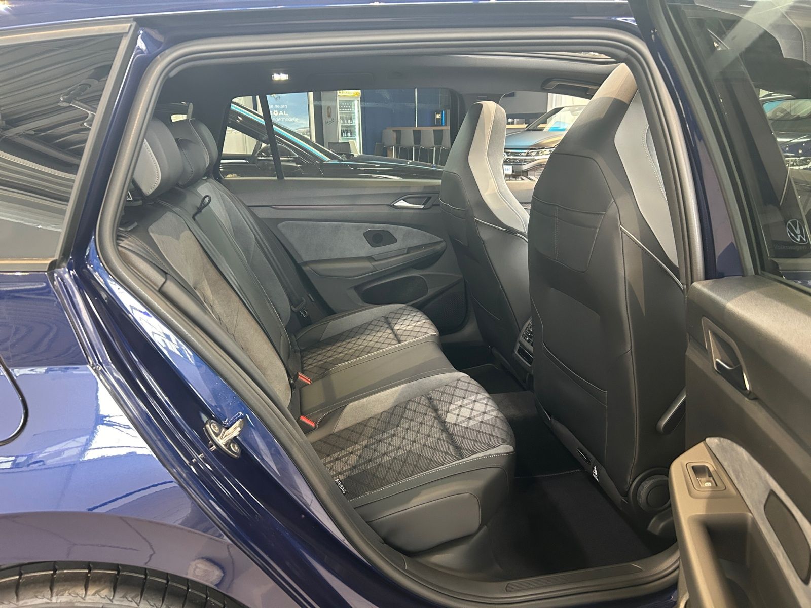 Volkswagen Golf Variant R-Line 2.0 l TSI DSG Rückfahrk Navi