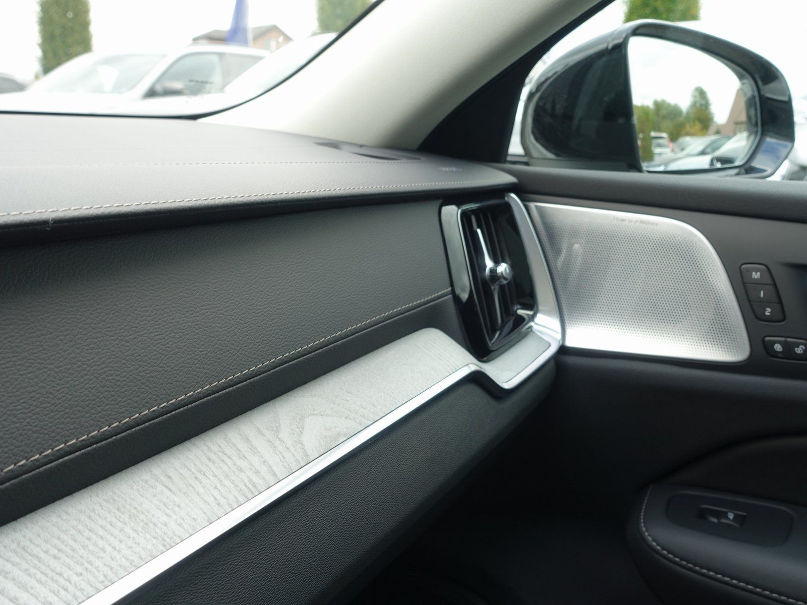 Volvo V60 Ultra Dark T8 AWD PANO/B&W/HUD/360°MASSAGE