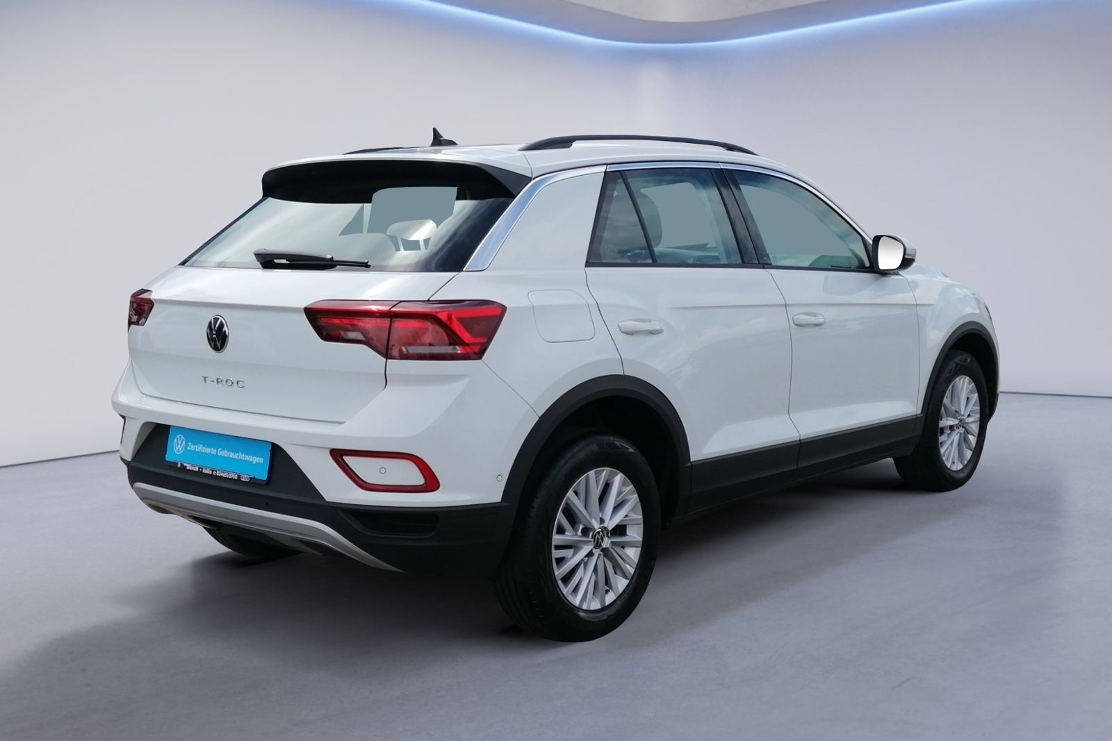 Volkswagen T-Roc 1.0 TSI Life - Samsaru's Car Outlet