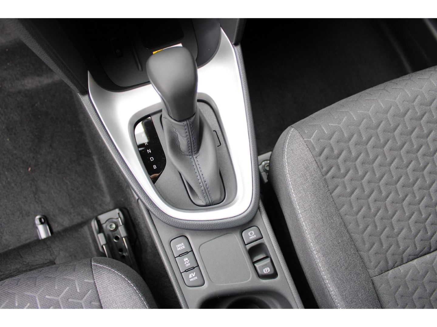 Toyota Yaris Cross Team D+SAFETY-P+WINTER-P !!